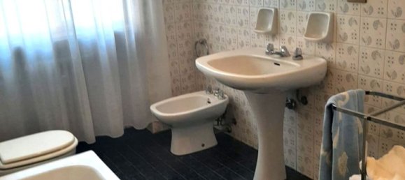 4 bedrooms Apartment in Novara, Italy No. 339581 16