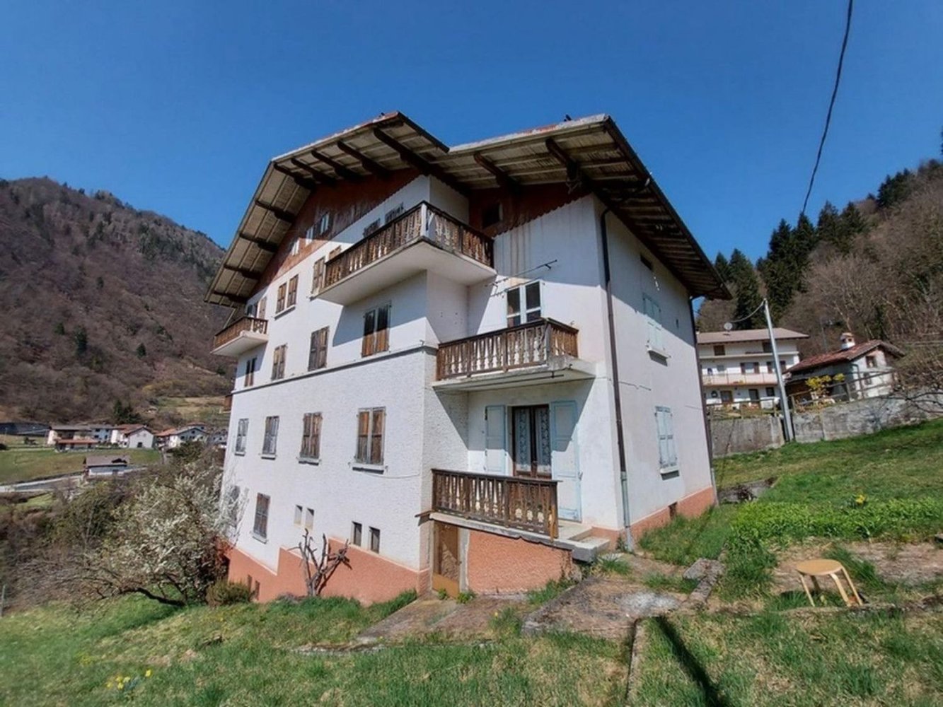 4 rooms Apartment in Sovramonte, Italy No. 142996