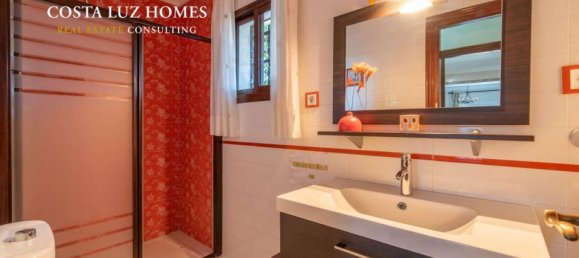 4 bedrooms House in Arcos de la Frontera, Spain No. 182702 10