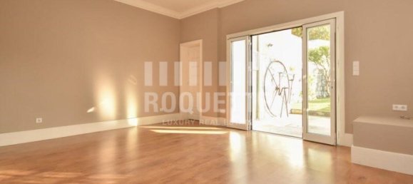 5 bedrooms Villa in Porto, Portugal No. 114418 9