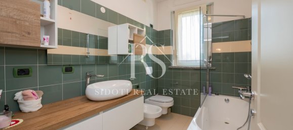 4 rooms Apartment in Pioltello, Italy No. 2562 10