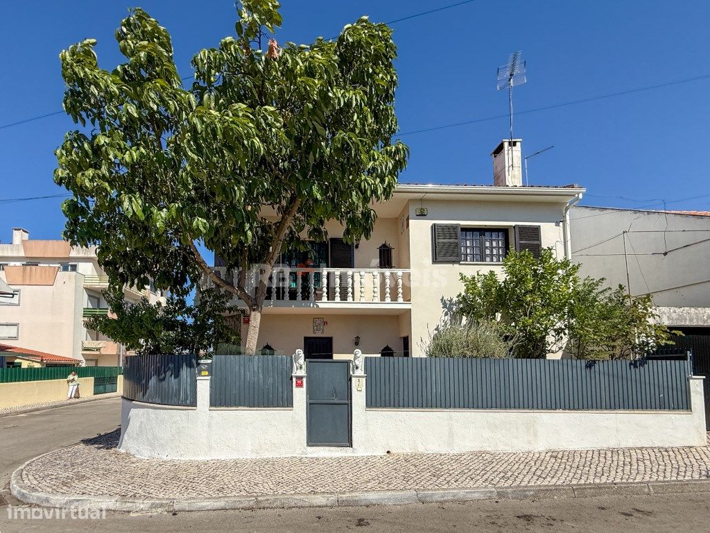 3 bedrooms House in Entroncamento, Portugal No. 291665