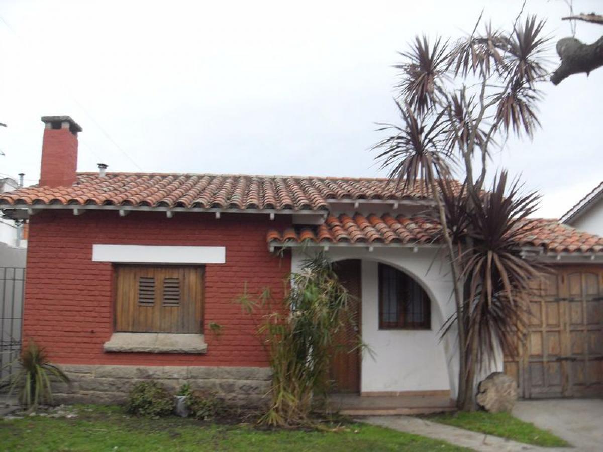 2 bedrooms House in Mar del Plata, Argentina No. 81662