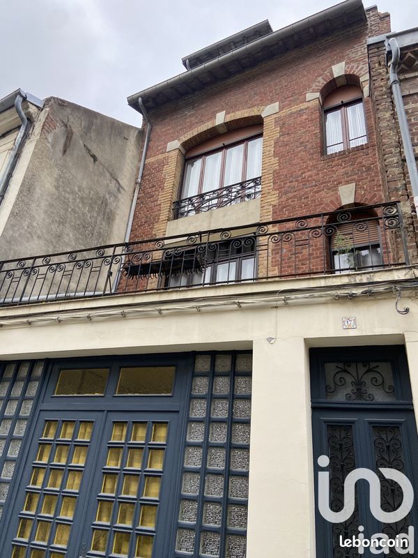 Casa de 8 divisões em Saint-Quentin, France N.º 55071