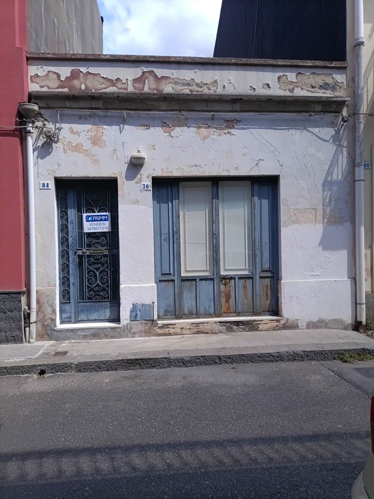 5 rooms House in Belpasso, Italy No. 271885