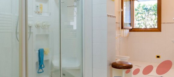 13 rooms Apartment in Gaggio Montano, Italy No. 168156 4