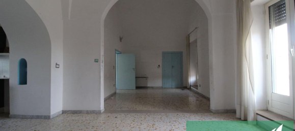 5 rooms House in Mesagne, Italy No. 117649 7
