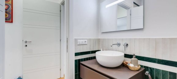 3 bedrooms Apartment in Rome, Italy No. 95075 18