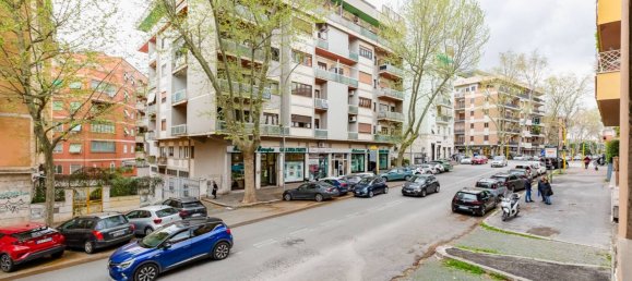 3 bedrooms Apartment in Rome, Italy No. 95075 40