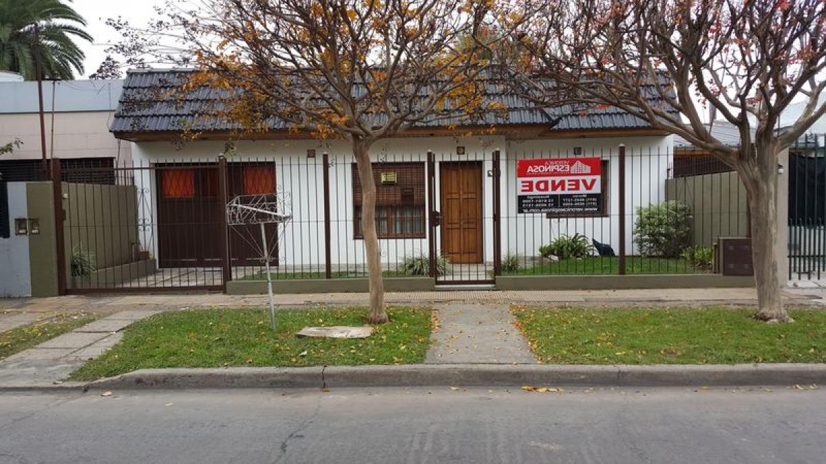 2 bedrooms House in Moron, Argentina No. 93361