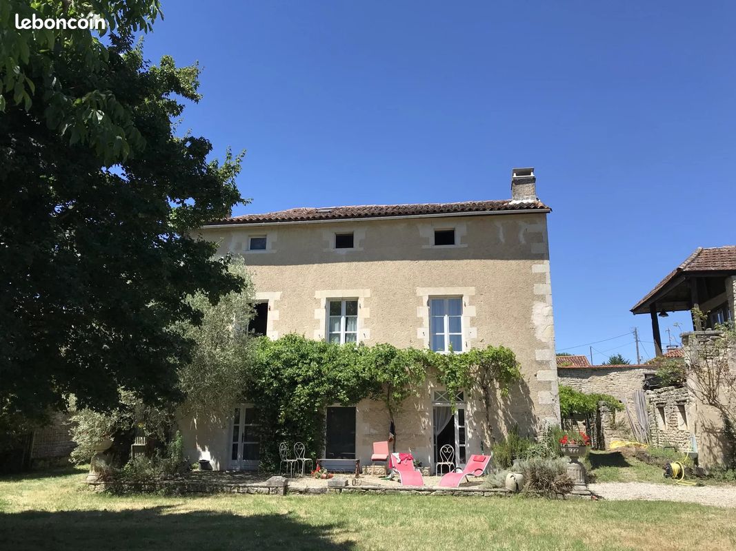 4 غرف نوم منزل في Charente, France رقم 335469