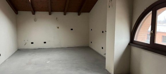 Дом с 4 комнатами в Куаттро Кастелла, Италия № 109624 14