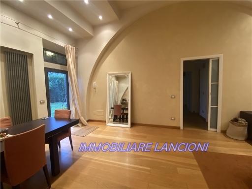 5 rooms Apartment in Lastra a Signa, Italy No. 27984