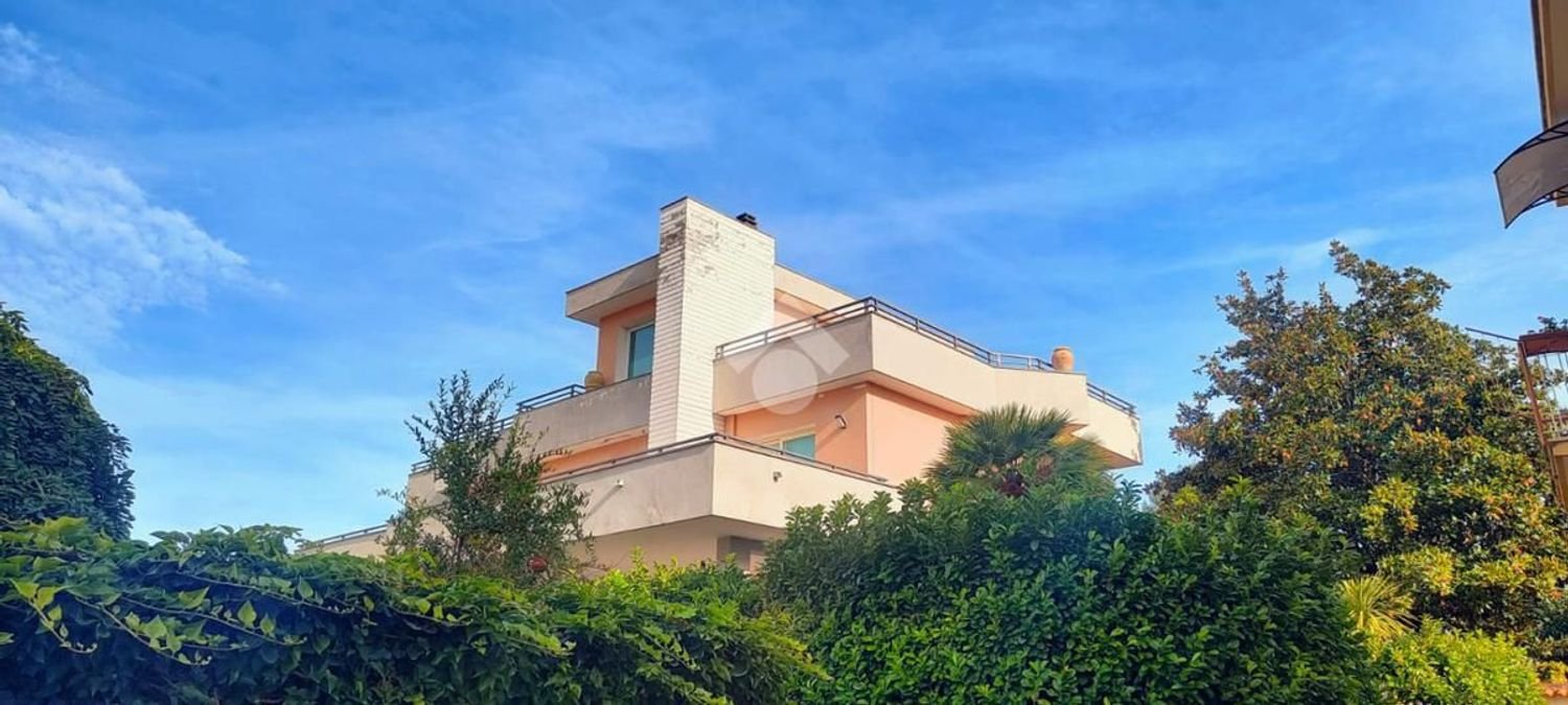 6 bedrooms Duplex in Gaeta, Italy No. 332290