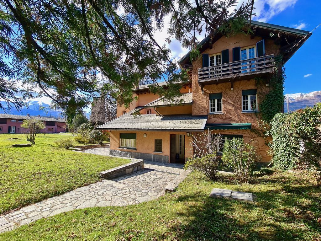 Villa de 8 dormitorios en Colico, Italy No. 55925
