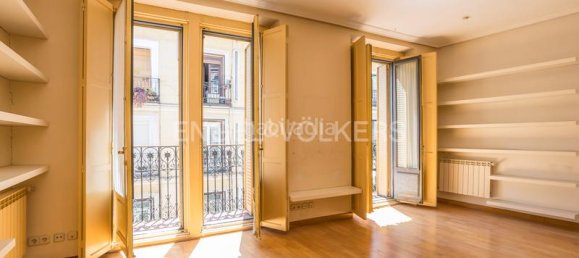 Apartamento de 4 dormitorios en Madrid, Spain No. 137819 5