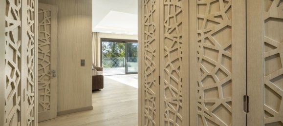 Villa de 5 dormitorios en Marbella, Spain No. 111138 4