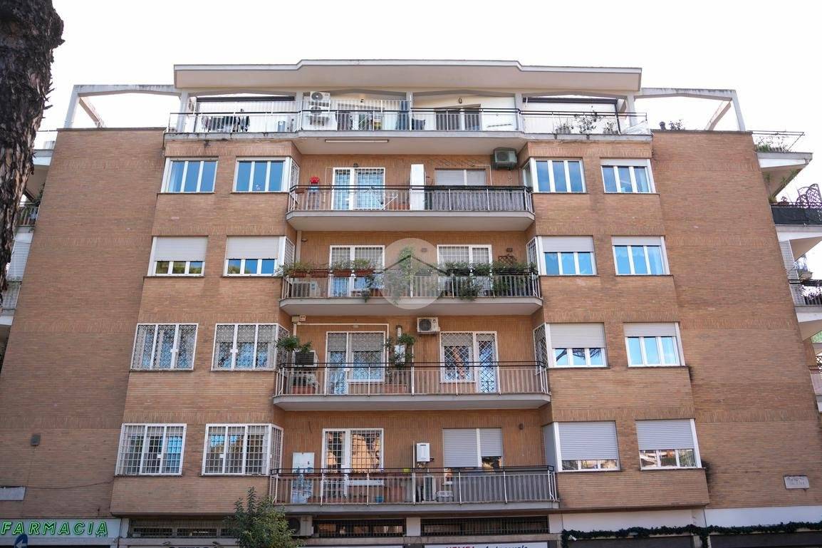 2 bedrooms Apartment in Rome, Italy No. 292391