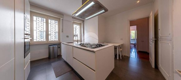 2 bedrooms Apartment in Rome, Italy No. 292391 11