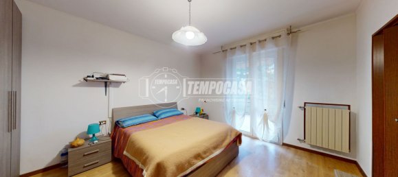 2 bedrooms Apartment in Malnate, Italy No. 14417 2