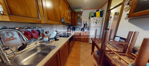 2 bedrooms Apartment in Malnate, Italy No. 14417 9