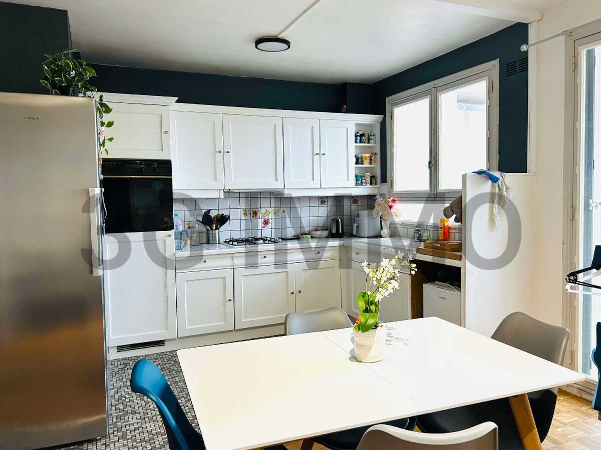 3 bedrooms Apartment in Chatellerault, France No. 197520