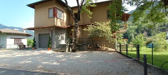 10 rooms Villa in Laveno-Mombello, Italy No. 251650 2