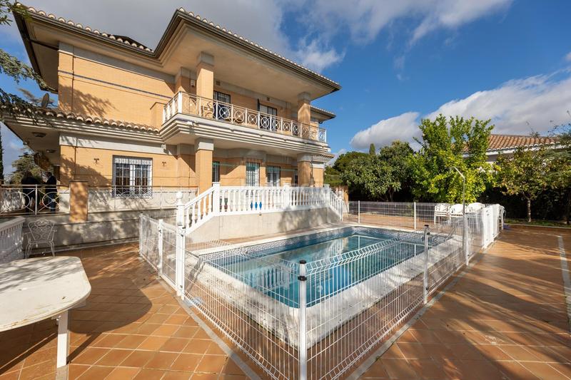 4 Schlafzimmer Villa in Peligros, Spain, Nr. 205436