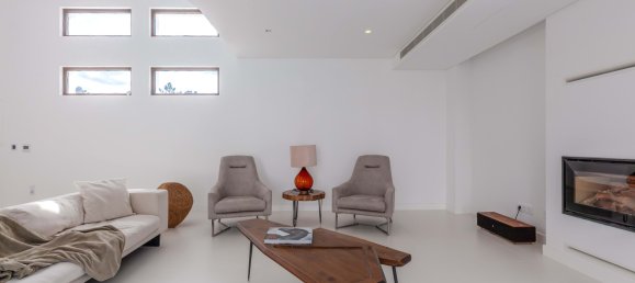 4 bedrooms Villa in Almada, Portugal No. 98420 6