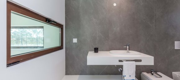 4 bedrooms Villa in Almada, Portugal No. 98420 36