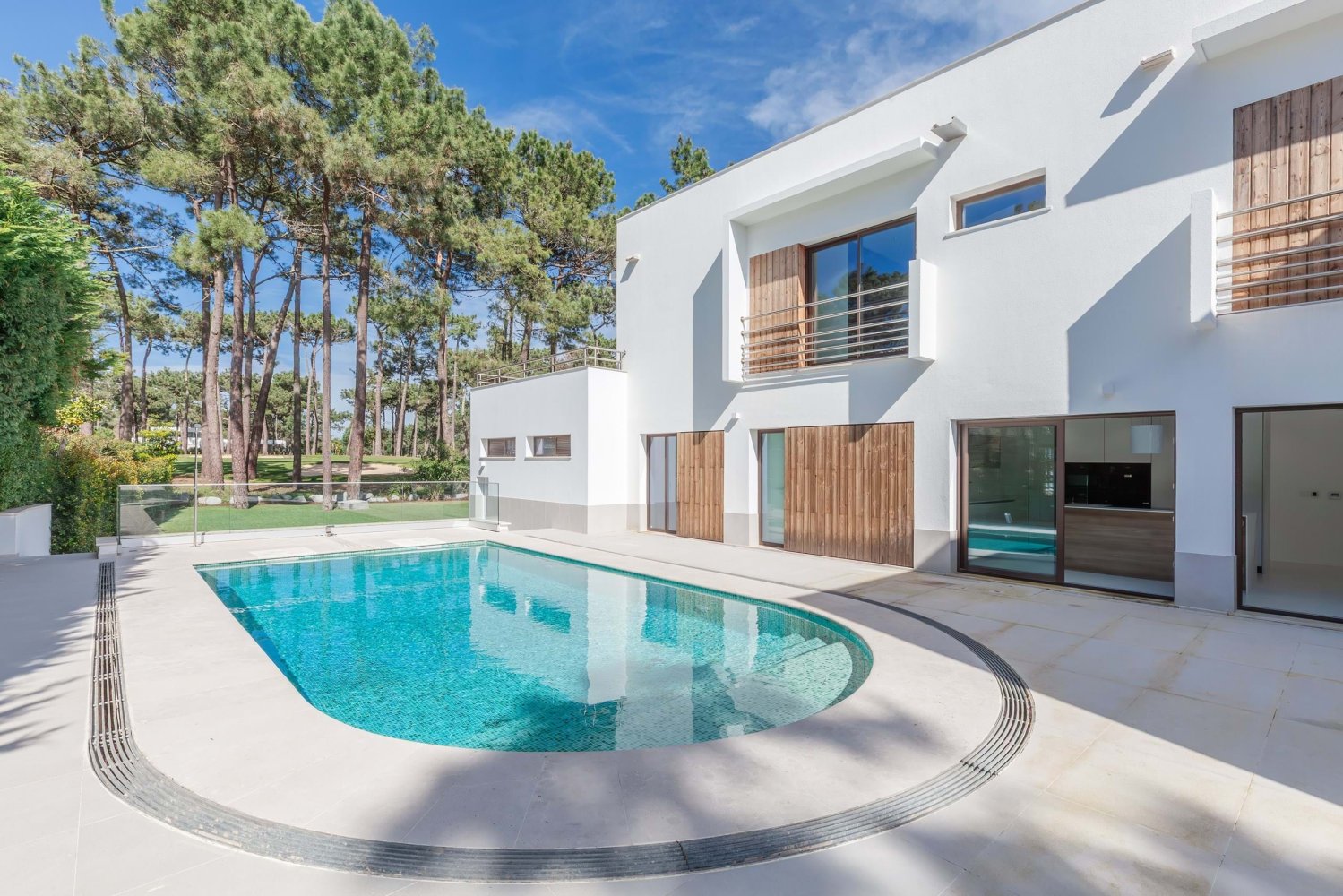 4 bedrooms Villa in Almada, Portugal No. 98420