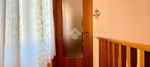 Дом с 5 комнатами в Удине, Италия № 35900 21