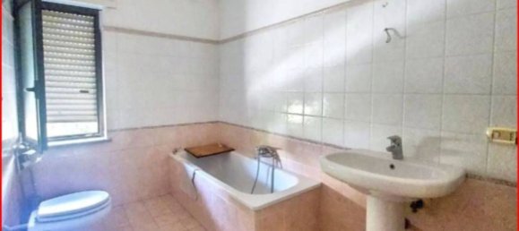 101m² Office in Casoria, Italy No. 371206 15