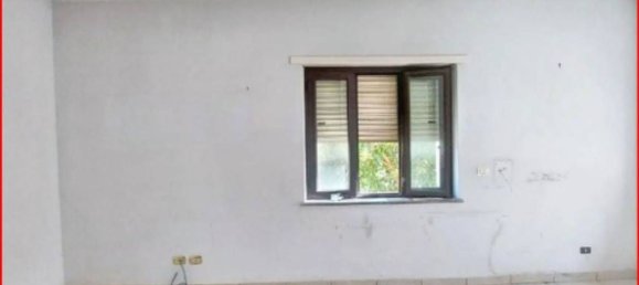 101m² Office in Casoria, Italy No. 371206 12