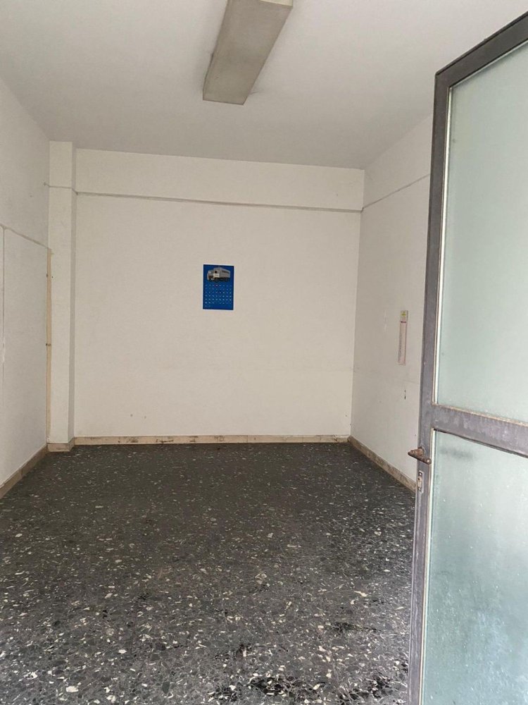 18m² Commercial property in Florence, Italy No. 48371