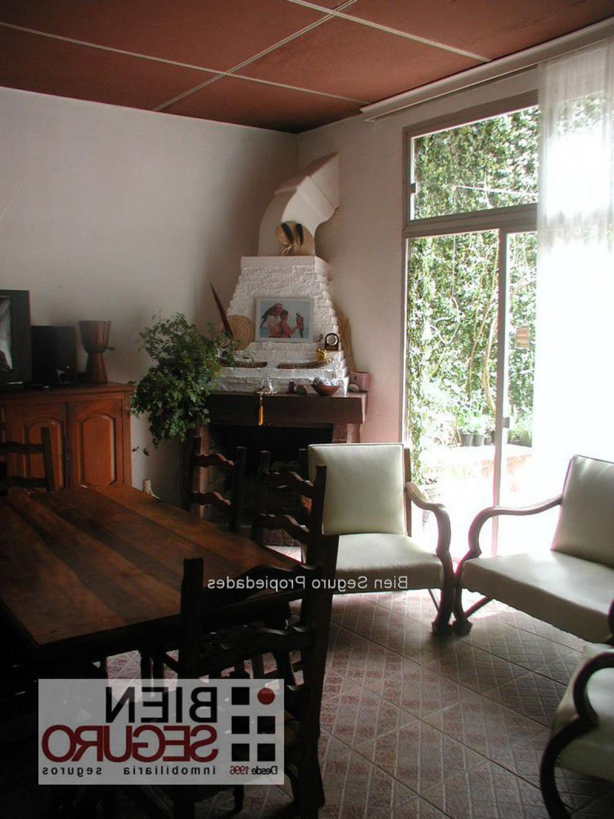 7 bedrooms House in Montevideo, Uruguay No. 9236