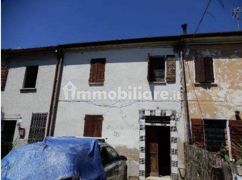 2 bedrooms House in Roncoferraro, Italy No. 341004