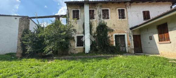 4 bedrooms House in Giavera del Montello, Italy No. 380742 3