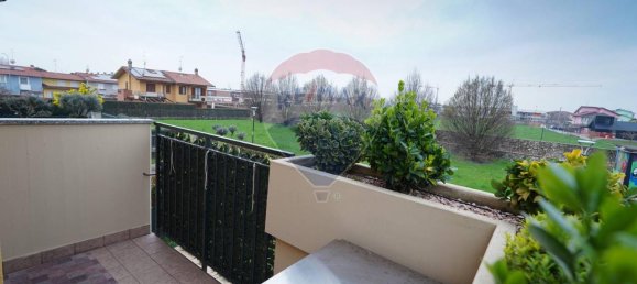 3-salle Appartement à Bonate Sotto, Italy No. 15065 59