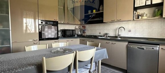 3-salle Appartement à Bonate Sotto, Italy No. 15065 31