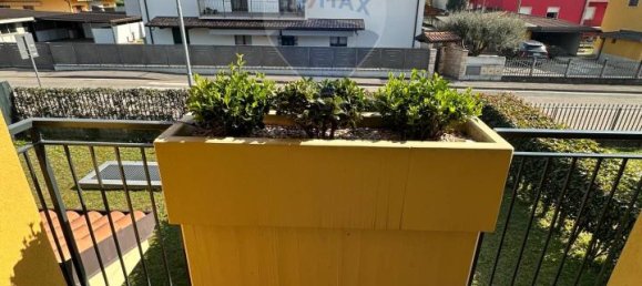 3-salle Appartement à Bonate Sotto, Italy No. 15065 38