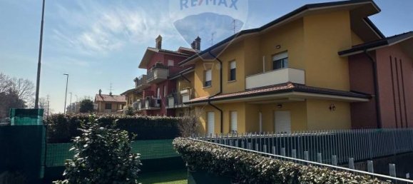 3-salle Appartement à Bonate Sotto, Italy No. 15065 55