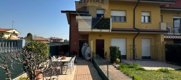 3-salle Appartement à Bonate Sotto, Italy No. 15065 64