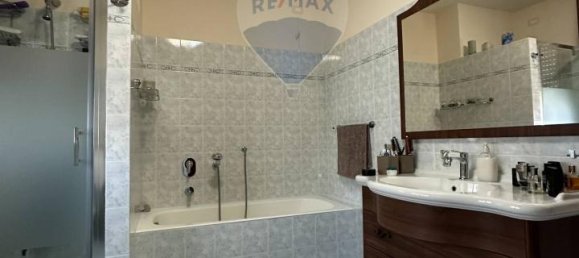 3-salle Appartement à Bonate Sotto, Italy No. 15065 52