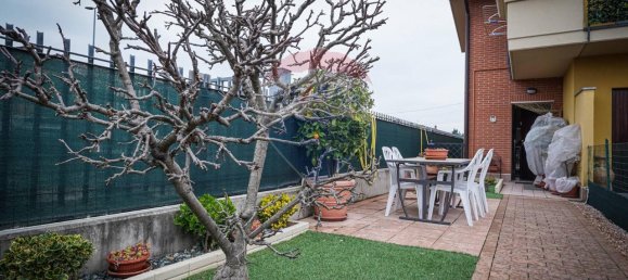 3-salle Appartement à Bonate Sotto, Italy No. 15065 48