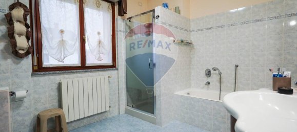 3-salle Appartement à Bonate Sotto, Italy No. 15065 51