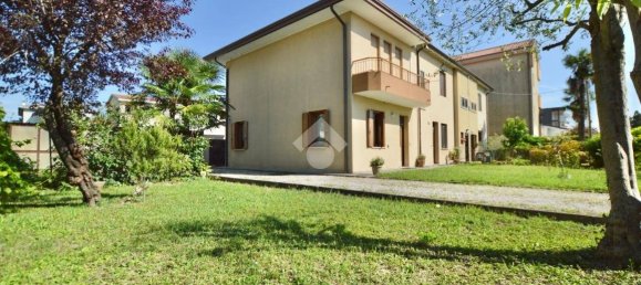4 bedrooms Villa in San Donà di Piave, Italy No. 274233 2