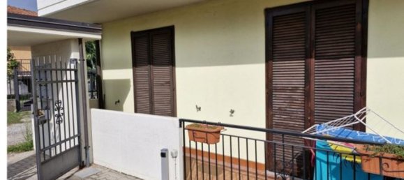 3 rooms Apartment in Arsago Seprio, Italy No. 5433 16