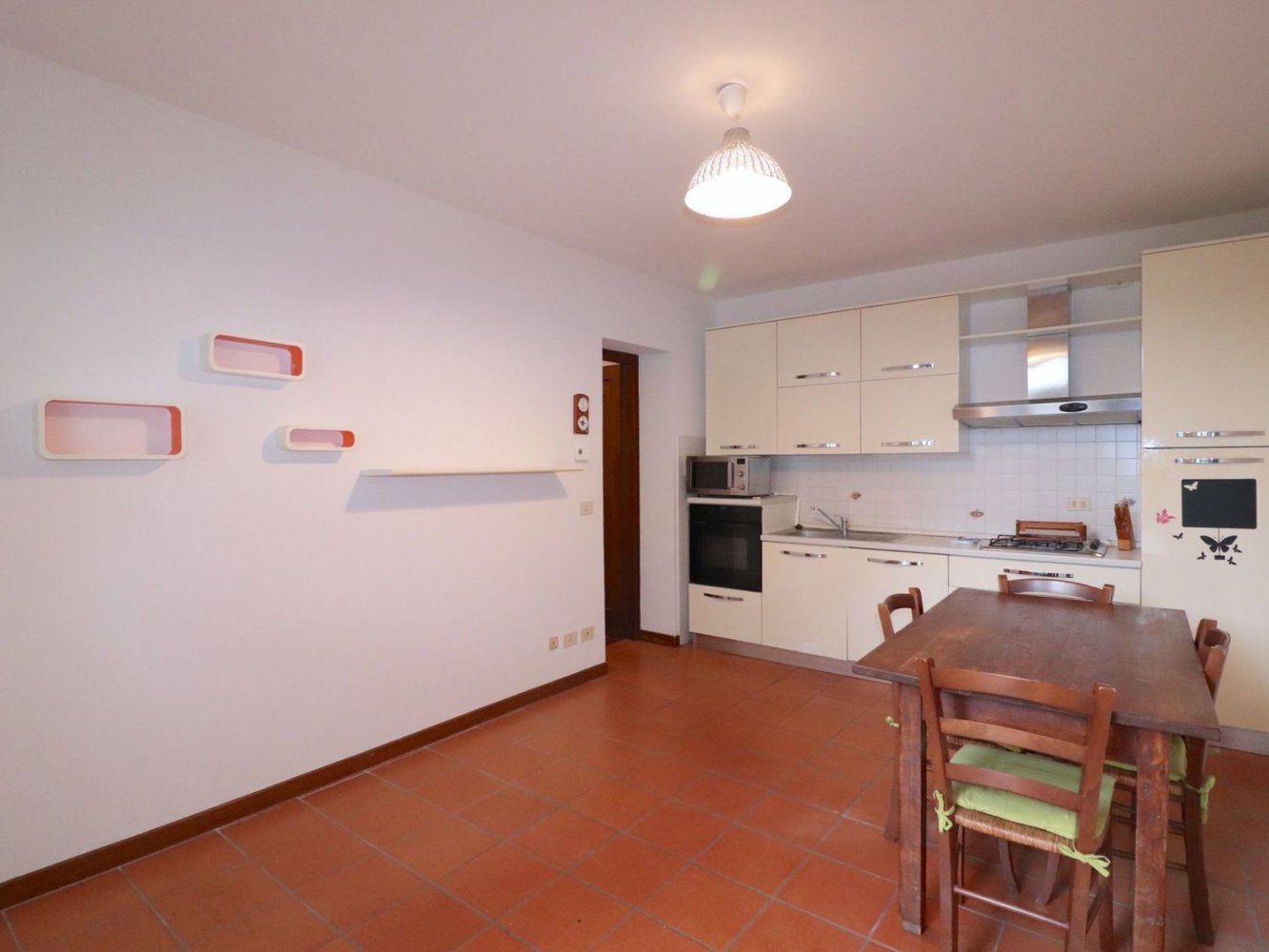 3 rooms Apartment in Monteriggioni, Italy No. 128323