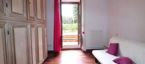 3 rooms Apartment in Monteriggioni, Italy No. 128323 4